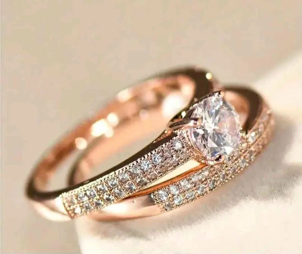 Luxury Elegant Alloy Engagement Ring Set For Women