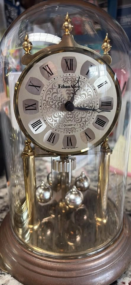 Elgin, Ethan Allen, Howard Miller Clocks - photo 2