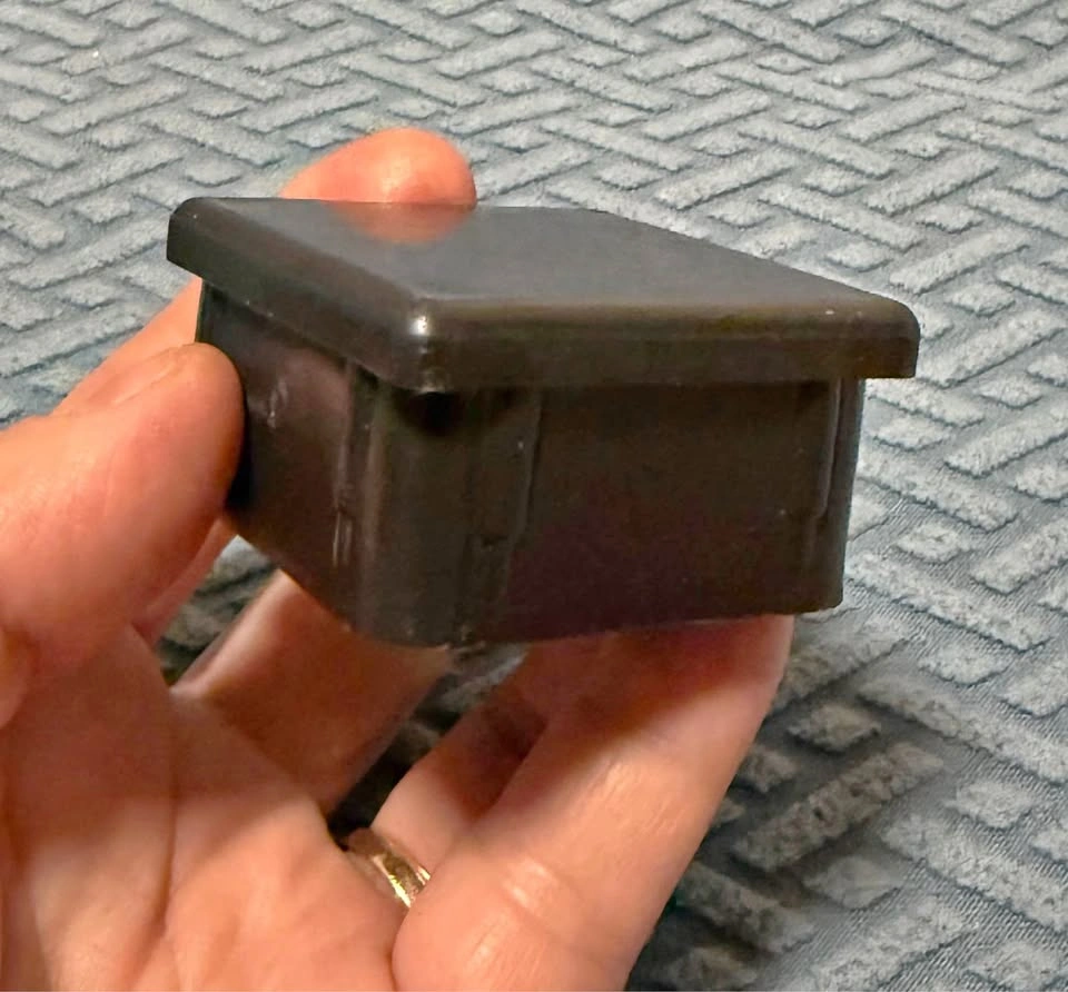 Lot of 8 - Square Plastic Caps 16-18 GA