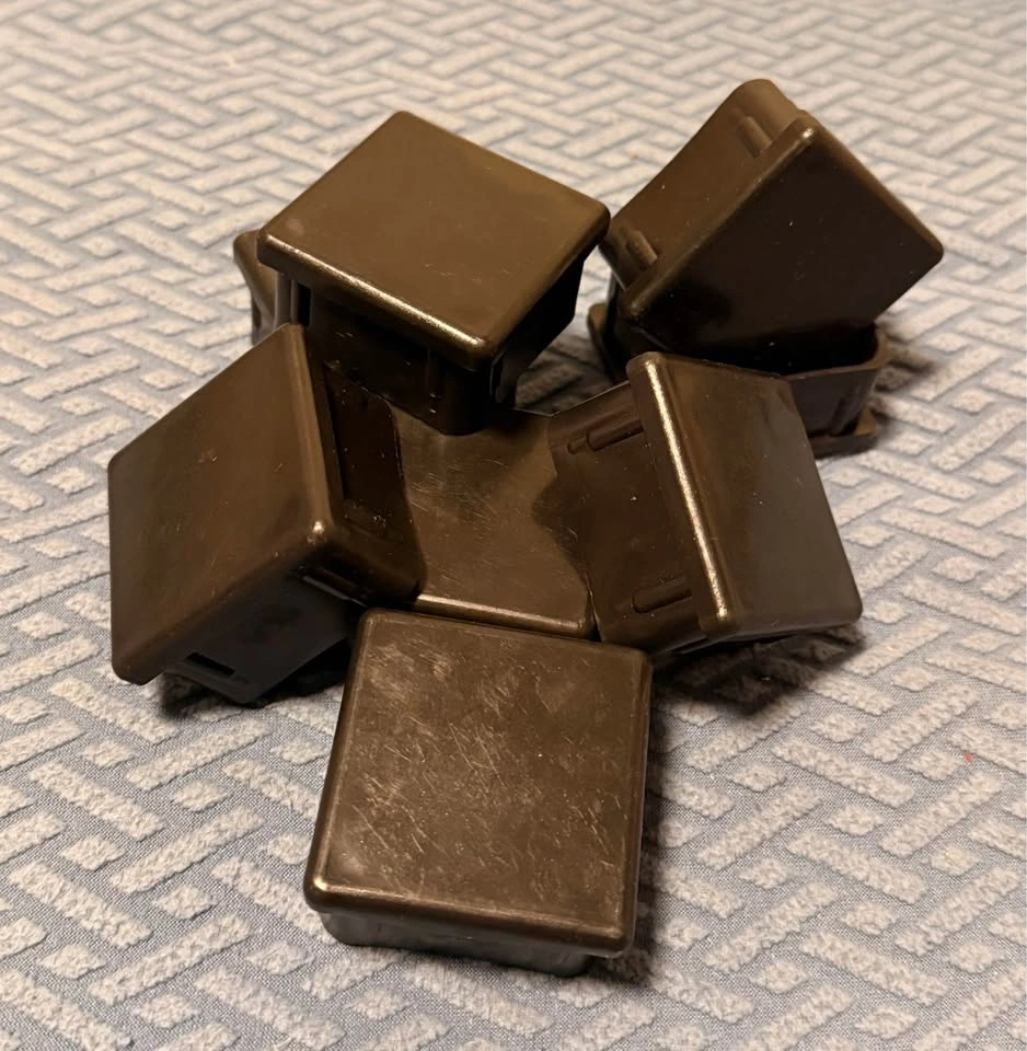 Lot of 8 - Square Plastic Caps 16-18 GA - photo 3