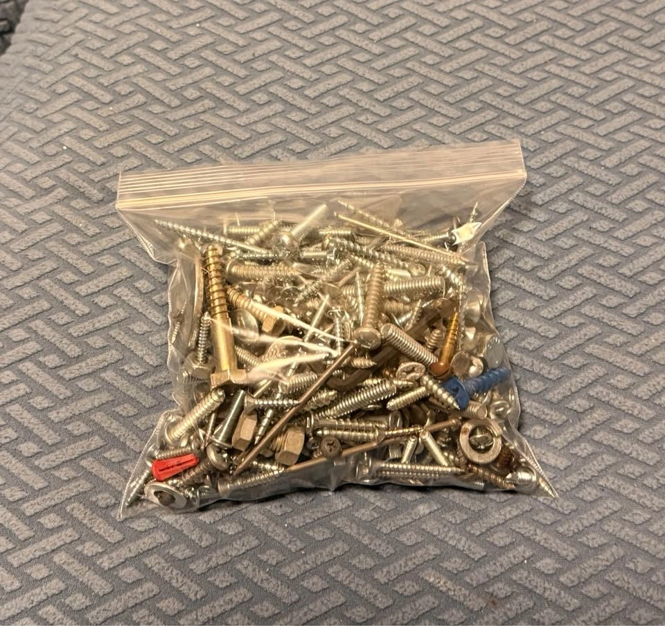 3lb bag of Assorted Screws & Bolts Bags - photo 2