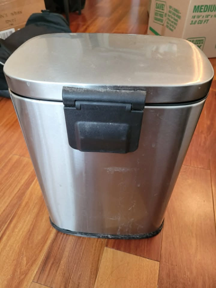 Small Metal Garbage Bin - photo 2