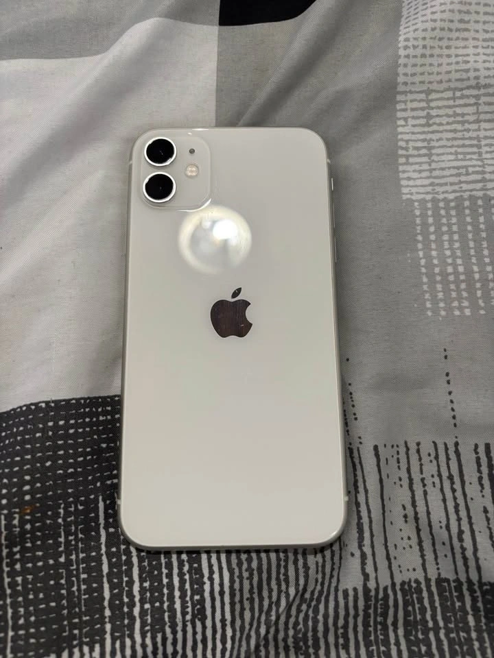 iPhone 11 64 GB - Brand new - photo 3