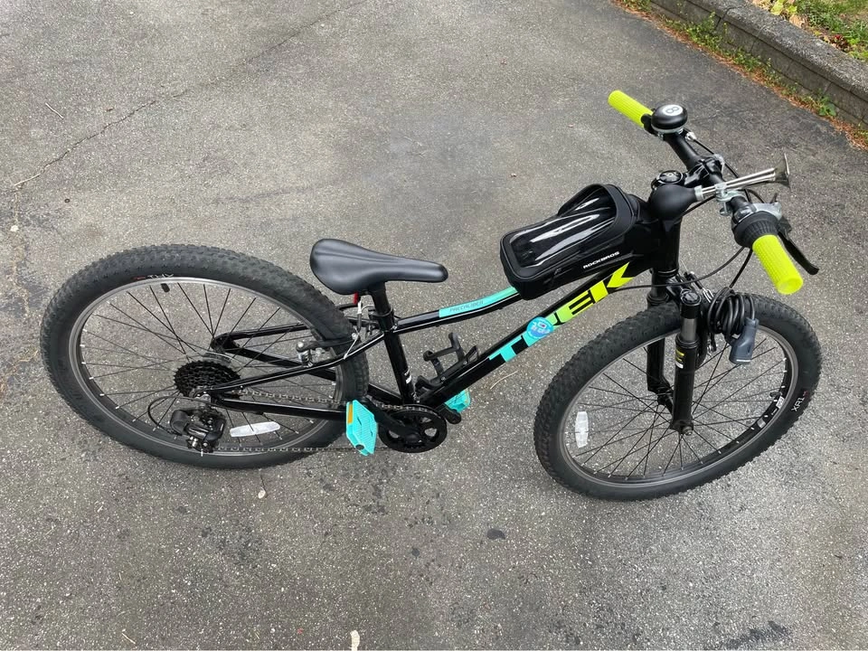 Trek Bike with Accessories - photo 2