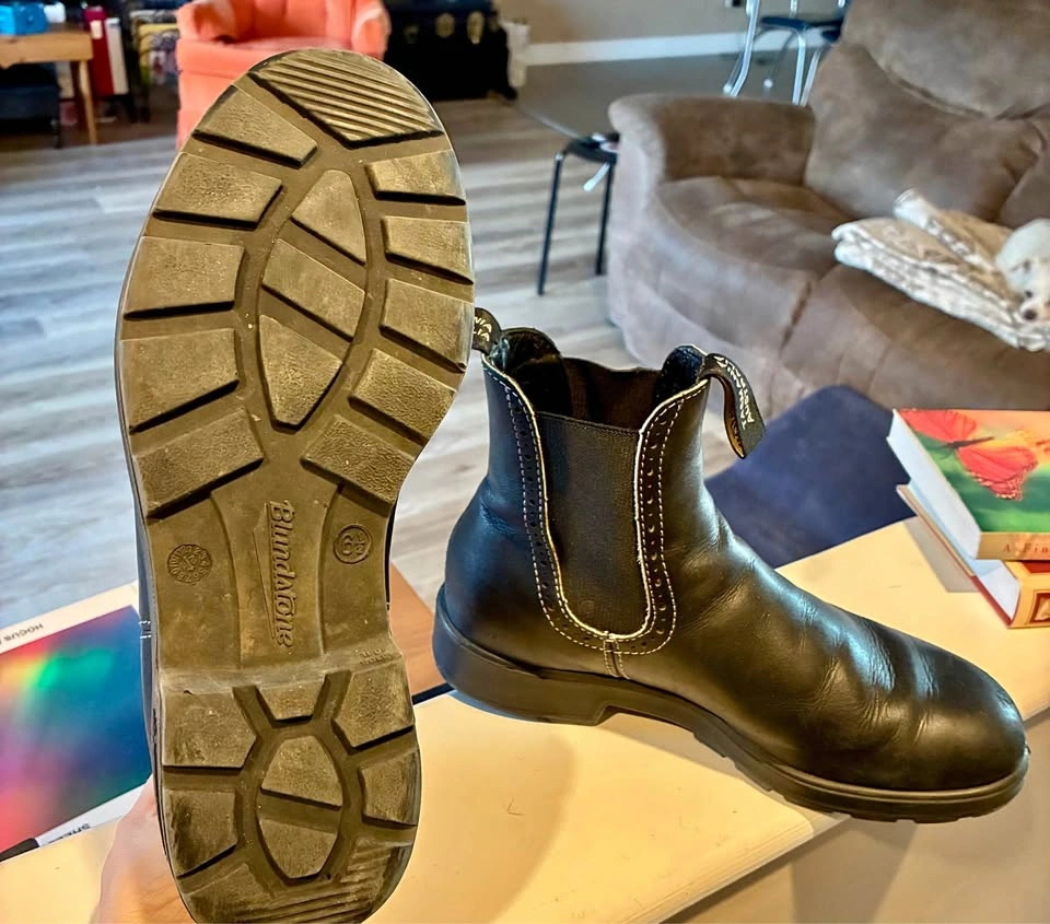 Blundstone boots size 9.5 women’s