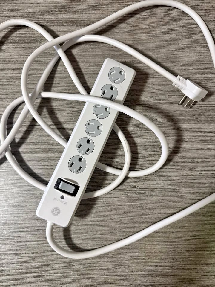 GE Surge Protector Power Strip