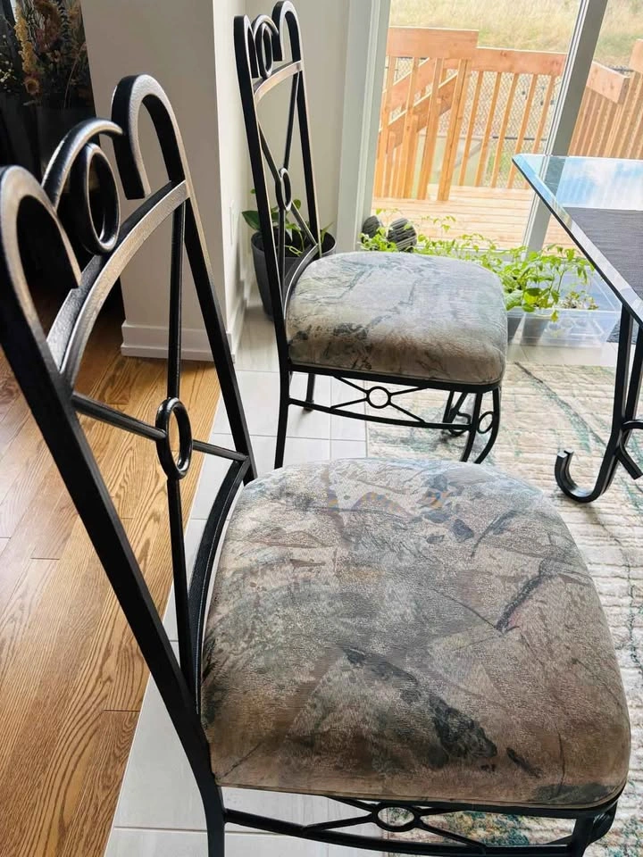 Sturdy Glass Dining Set + 5 Cushioned Chairs (Pet/Smoke-Free) - photo 5