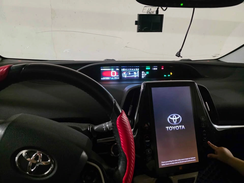 2018 Toyota Prius Prime Plug-in Hybrid - photo 4