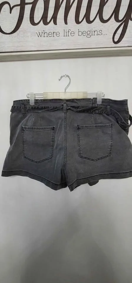 Women's Shorts Size 18-3XL image indicator(5)