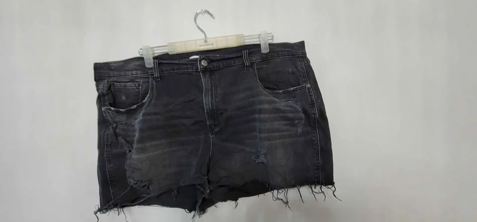 Women's Shorts Size 18-3XL image indicator(7)