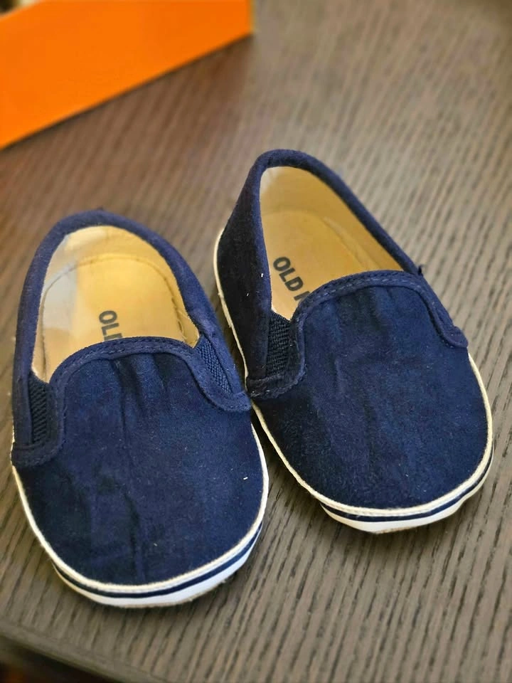 Old Navy Unisex Slip on Sneakers