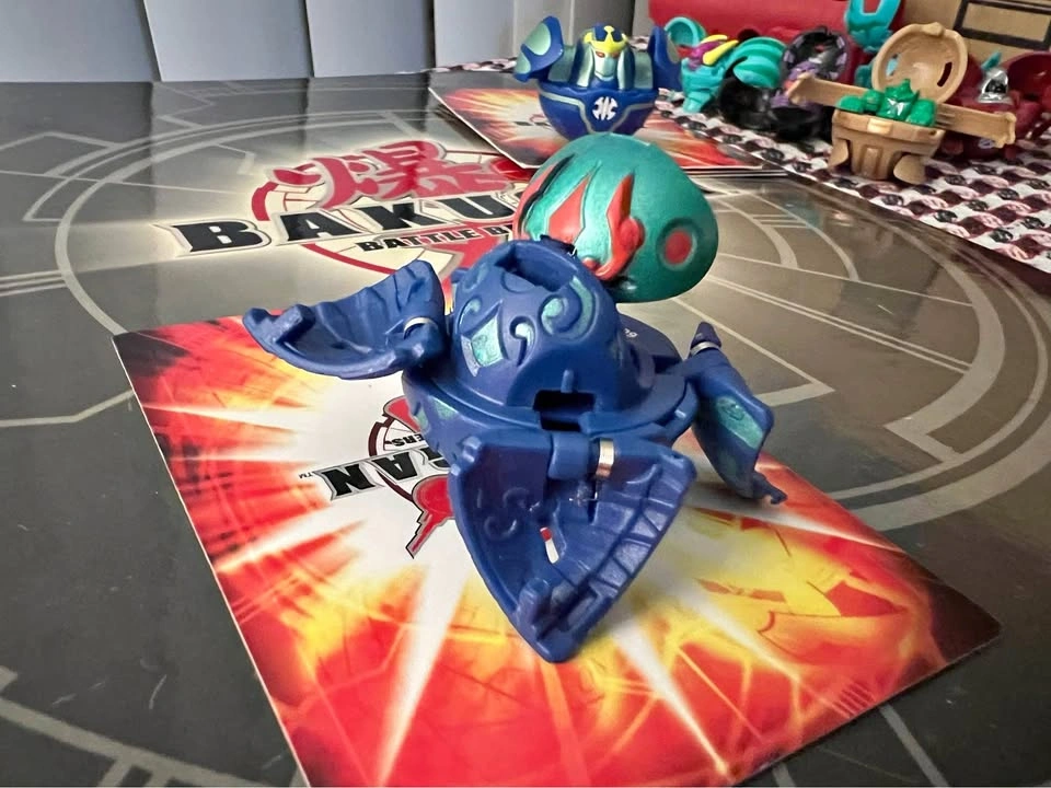 Bakugan Frosch 660G Blue Aquos Battle Brawlers Legendary