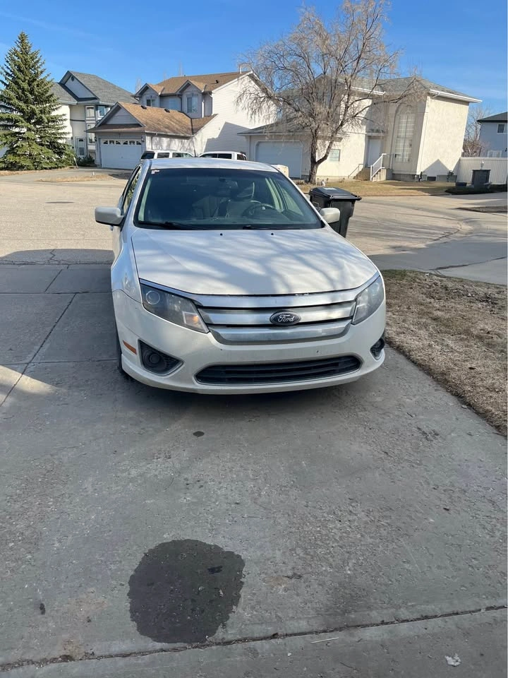 2010 Ford Fusion Sedan - photo 2