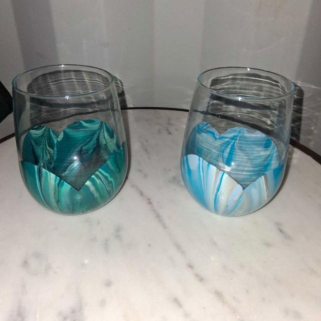 Quute hand painted glasses pair