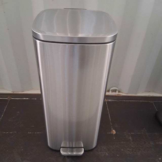 Eko 30 litre Stella step bin