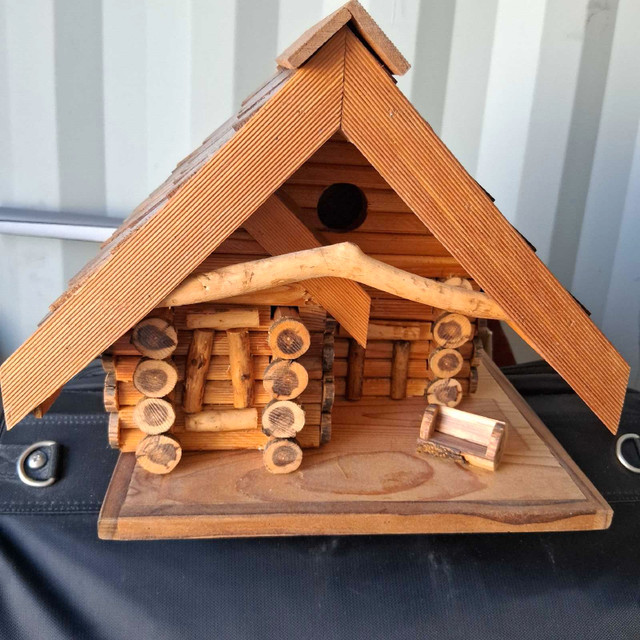 Log Cabin bird house