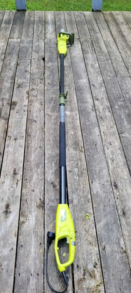 Sun Joe Electric Convertible Pole Chain Saw 10-inch 8.0 Amp - photo 4