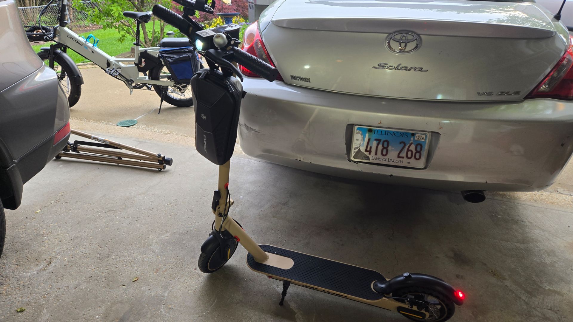 Tan/Beige Electric Scooter | 350W | 19MPH | 22 Mile Range - photo 2