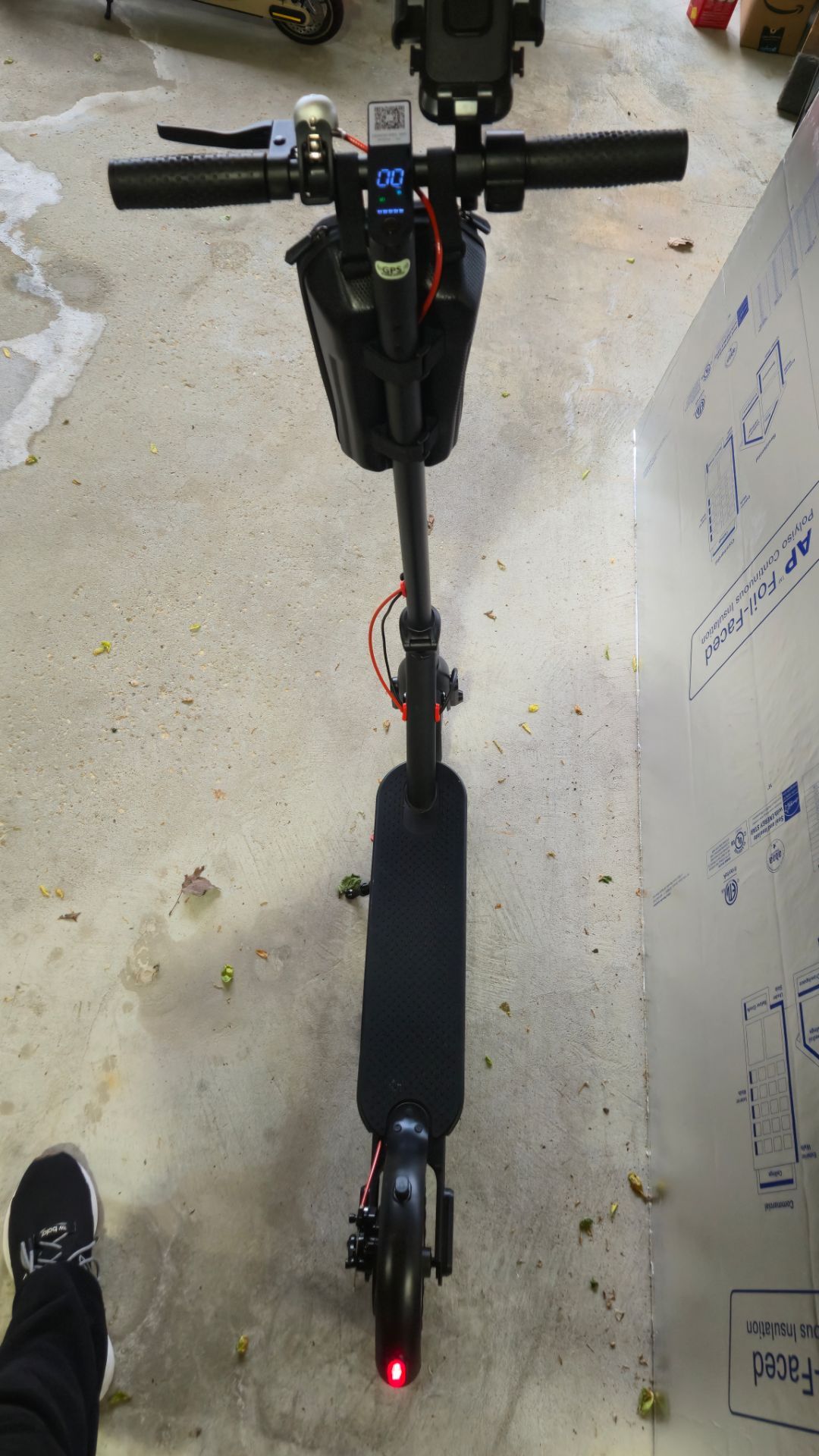 Black Electric Scooter | 350W | 19MPH | 22 Mile Range - photo 3