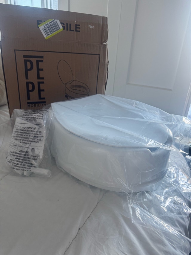 Brand New 6" Raised Toilet Seat for Standard Round Toilet - photo 3