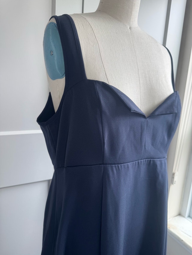Beautiful Blue Dress w Pockets Ladies Size XL but fits Larger 1X - photo 3