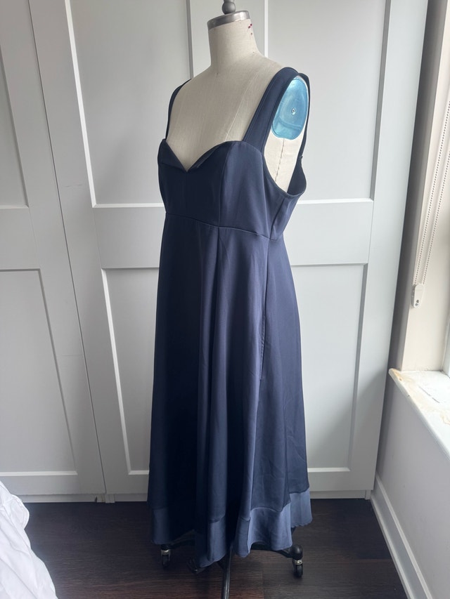 Beautiful Blue Dress w Pockets Ladies Size XL but fits Larger 1X - photo 4