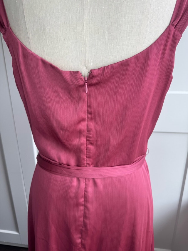 LE CHÂTEAU Brand New Rose Dress Size XXL - photo 4