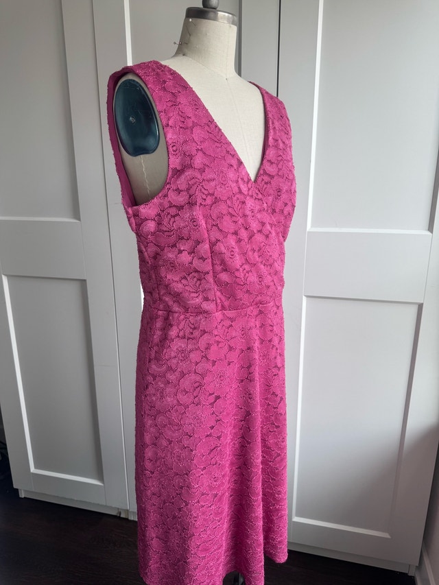 LE CHÂTEAU Rose Lace Dress Size XXL New