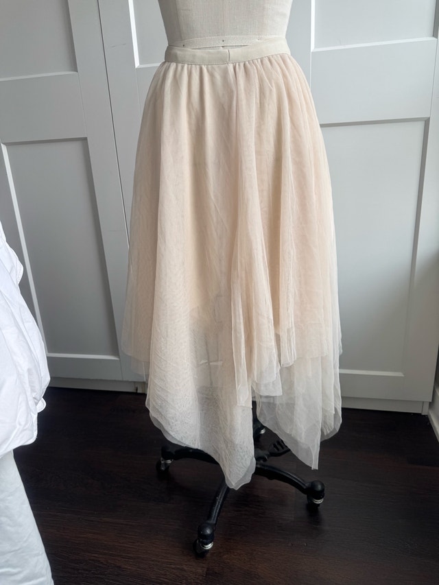 Beautiful Handkerchief Ballerina Style Skirt Worn Once Size L - photo 5