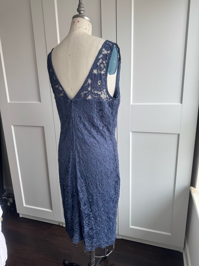 LE CHÂTEAU Blue Lace Dress Size 16 Worn Once - photo 4