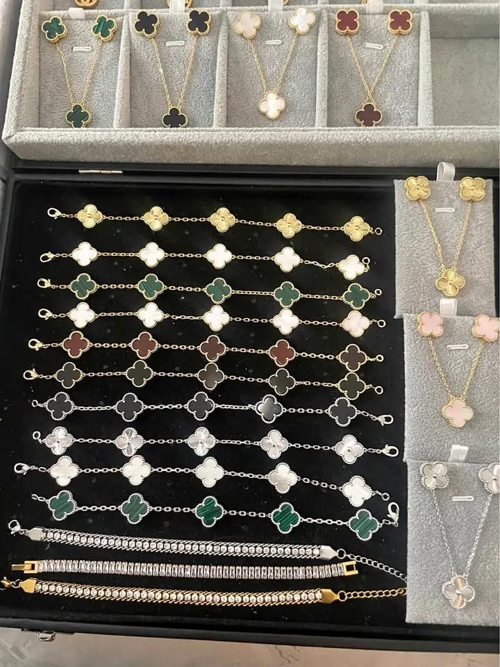 Luxury bracelets thumbnail