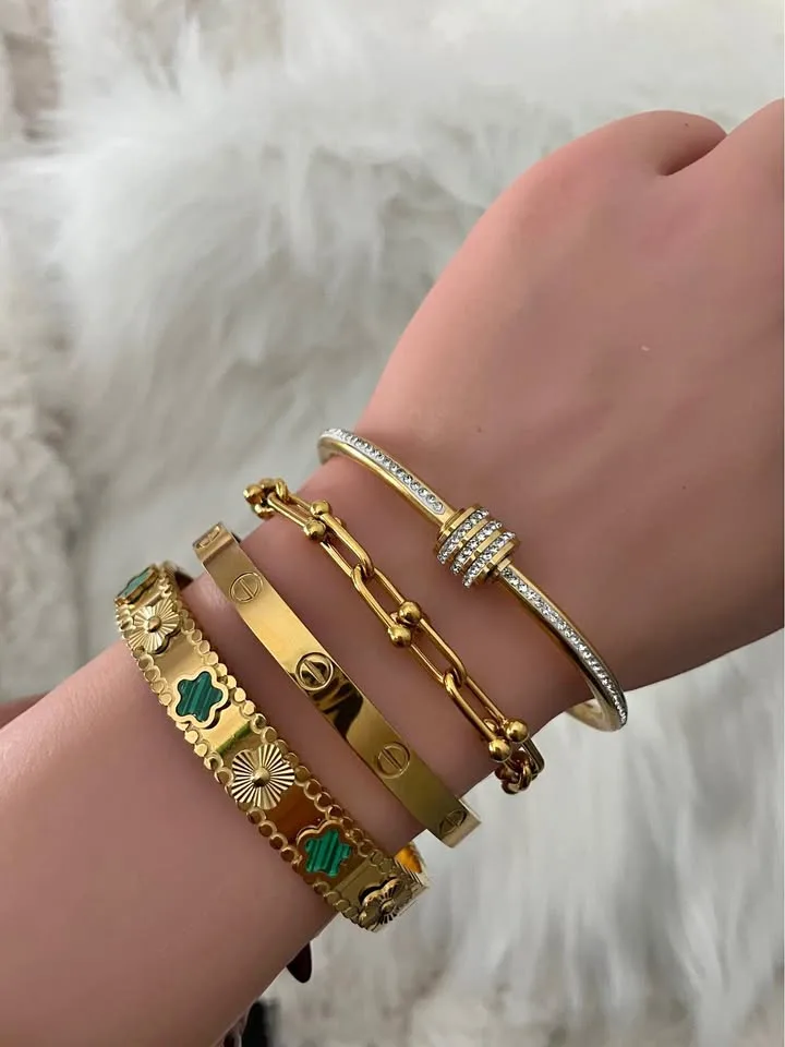 Luxury jewelry thumbnail