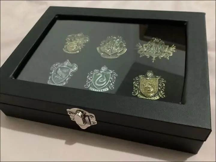 Harry Potter Hogwarts Slytherin Badge Set - photo 2