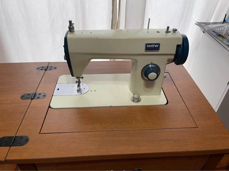 Antique Brother Sewing Machine Wood Table - photo 3