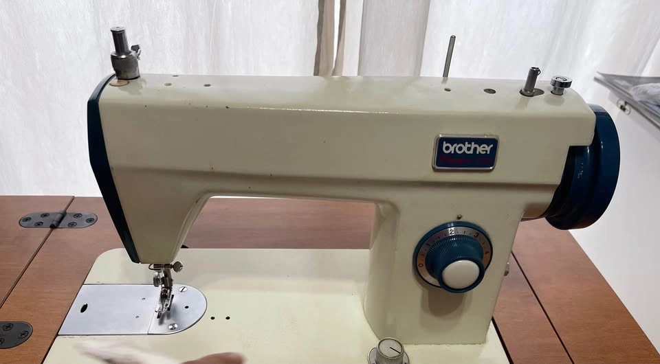 Antique Brother Sewing Machine Wood Table - photo 5