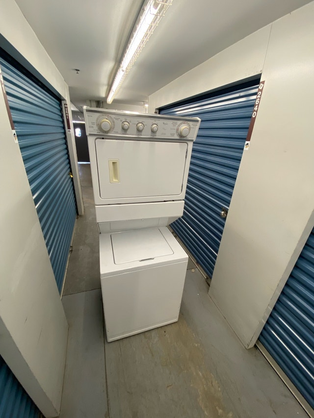 WHITE STACKABLE LAUNDRY MACHINE