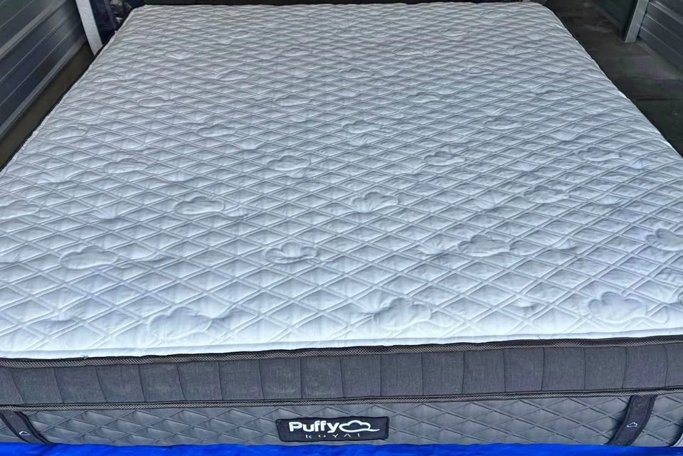 Puffy Royal Hybrid Mattress, King, Like New