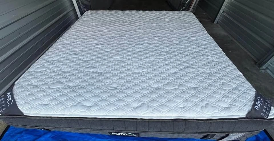 Puffy Royal Hybrid Mattress, King, Like New - photo 2