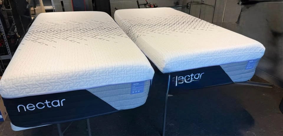Nectar Luxe Hybrid, Twin XL, Like New, Free Protector