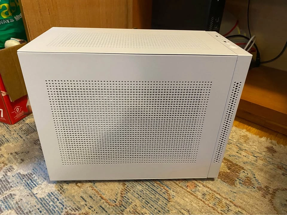 White Gaming PC - RX 580 / 32GB RAM - photo 2