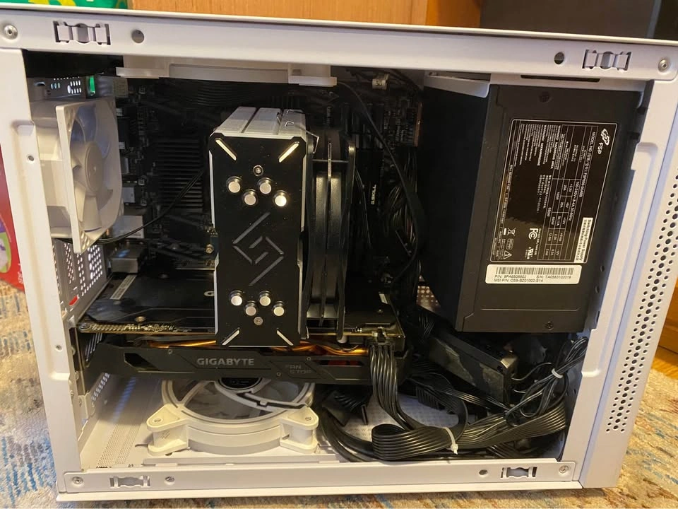 White Gaming PC - RX 580 / 32GB RAM - photo 4