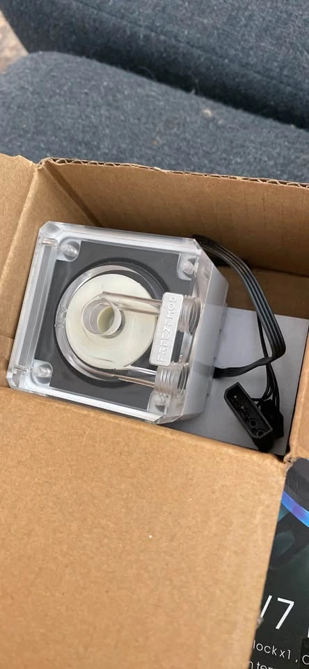 Thermaltake W7 Pro Water Block + Freezemod Pump - photo 4
