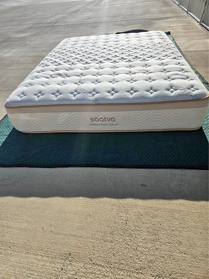 Saatva Memory Foam Hybrid Queen Mattress - Practically New