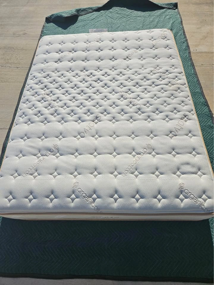 Saatva Memory Foam Hybrid Queen Mattress - Practically New - photo 2