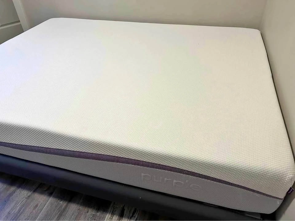 Purple Plus Mattress, Queen, Like New