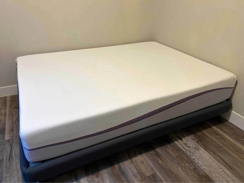 Purple Plus Mattress, Queen, Like New - photo 3