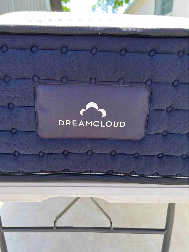 Dreamcloud Classic Hybrid King Mattress, Like New - photo 4