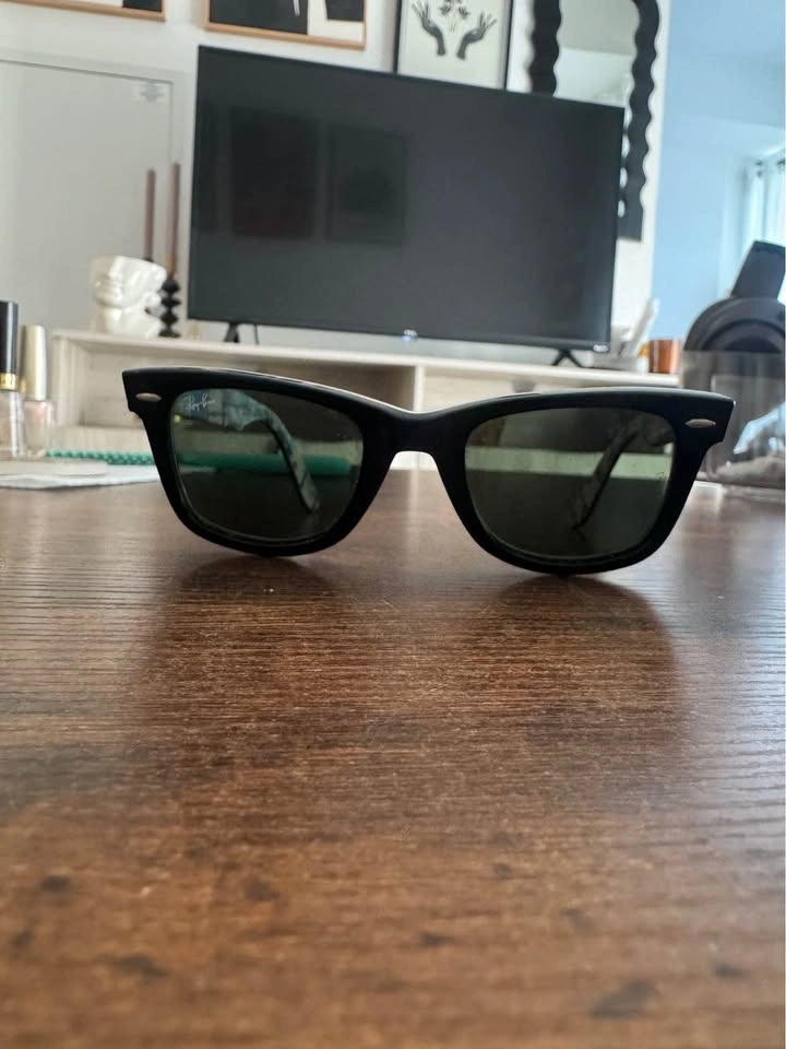Ray-Ban Wayfarer Sunglasses - Vintage Limited Edition - photo 2