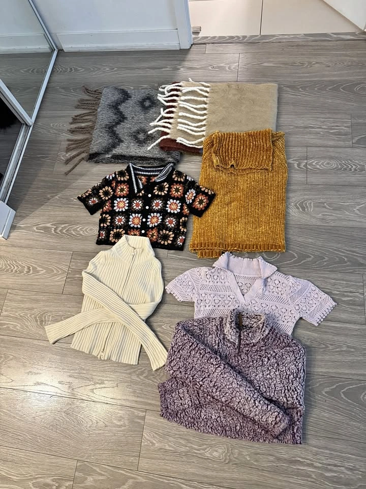 Sweater & Scarf Lot - Small/XS