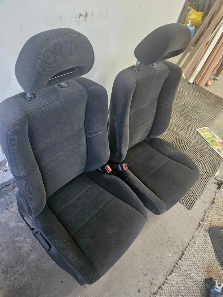 2007 Acura CSX Front Seats - Driver & Passenger Pair - photo 4